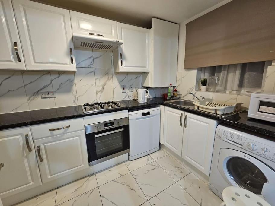 Lovely Flat Close To Shepherd'S Bush Daire Londra Dış mekan fotoğraf